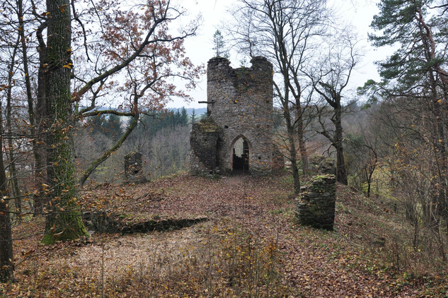 Zámek Uherčice – zřícenina